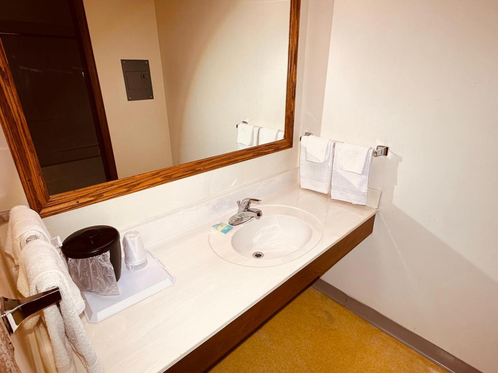 Amerivu Inn & Suites - St Croix Falls Saint Croix Falls 외부 사진