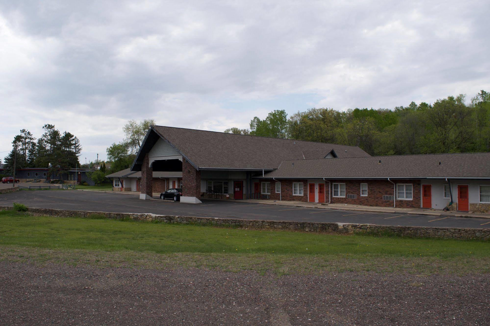 Amerivu Inn & Suites - St Croix Falls Saint Croix Falls 외부 사진