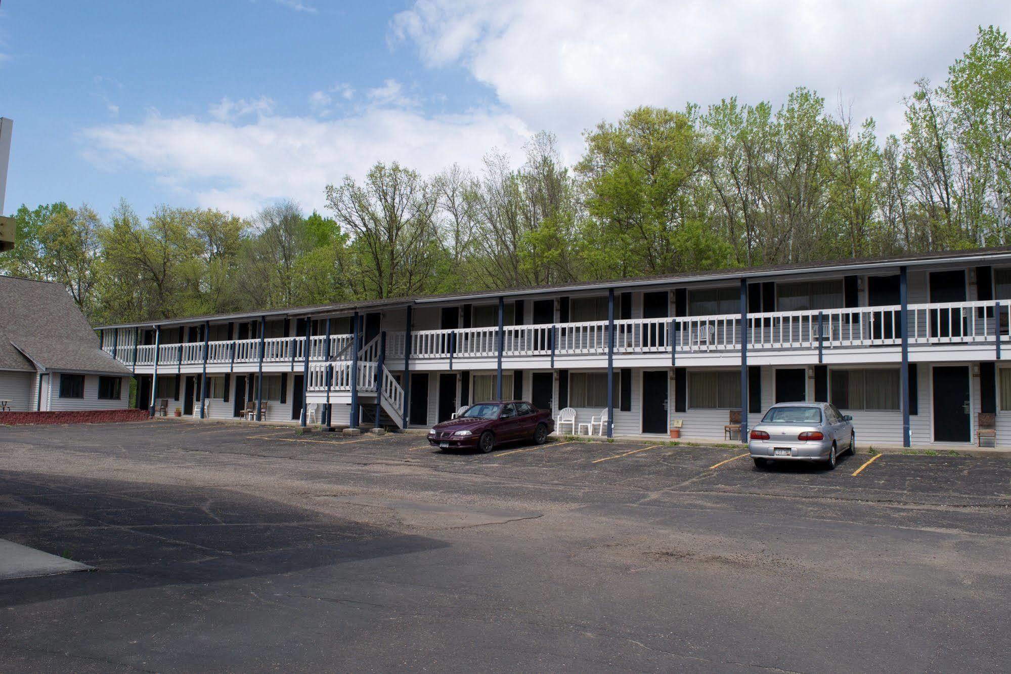 Amerivu Inn & Suites - St Croix Falls Saint Croix Falls 외부 사진