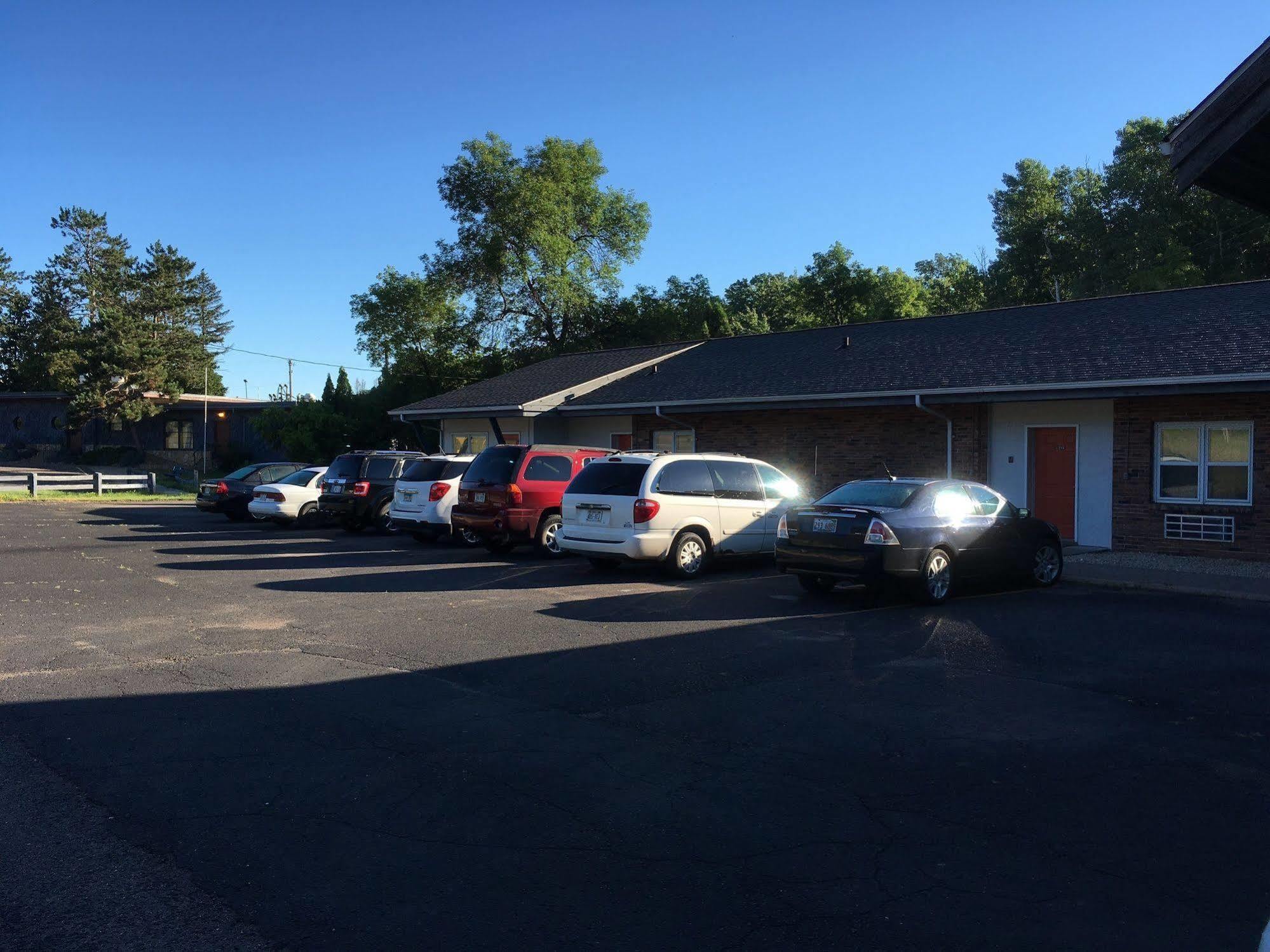 Amerivu Inn & Suites - St Croix Falls Saint Croix Falls 외부 사진